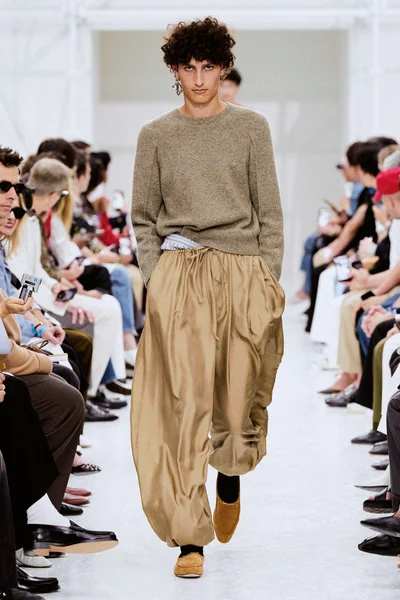Look 17